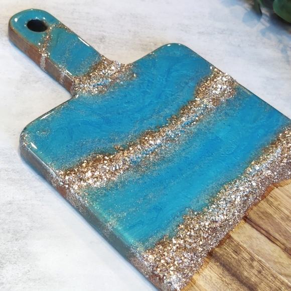Resin Acacia Wood Charcuterie/Cheese Board - Picture 3 of 4